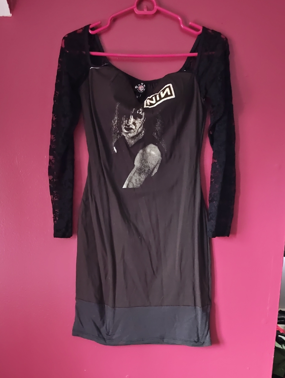 Vera's Eye Candy Off The Shoulder Black Lace-Sleeve Graphic Bodycon Dress